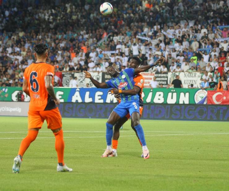 Çaykur Rizespor – Başakşehir Maçından Kareler 24