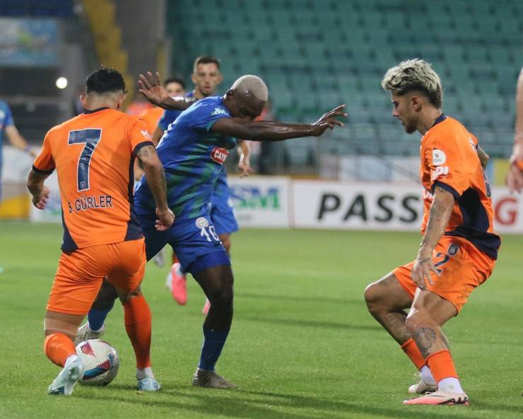 Çaykur Rizespor – Başakşehir Maçından Kareler 33