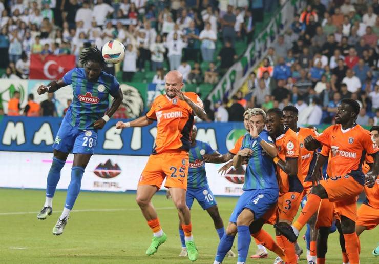 Çaykur Rizespor – Başakşehir Maçından Kareler 39