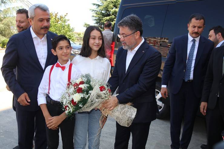 Tarım ve Orman Bakanı İbrahim Yumaklı, Rize'de 1