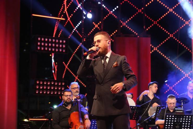 Rize'de "TRT Sanatçıları Şehir Konserleri" düzenlendi 25