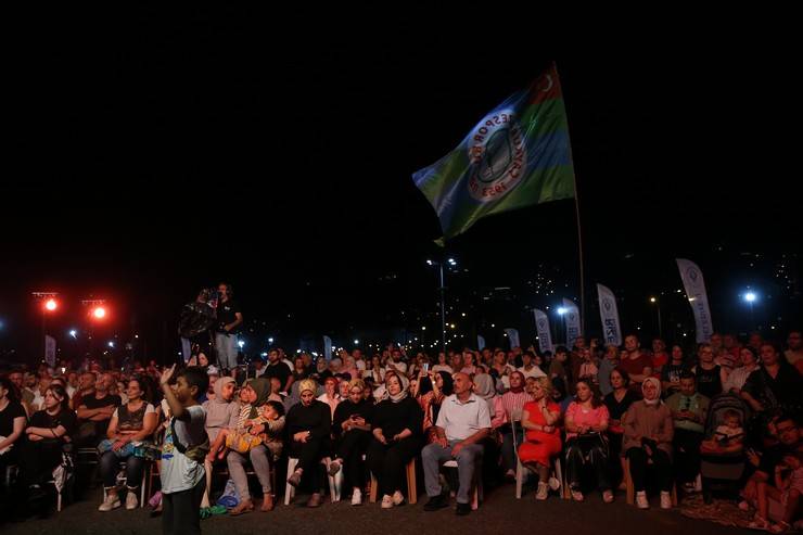 Rize'de "TRT Sanatçıları Şehir Konserleri" düzenlendi 7