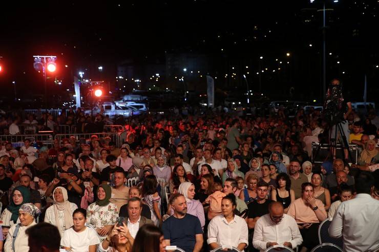 Rize'de "TRT Sanatçıları Şehir Konserleri" düzenlendi 9