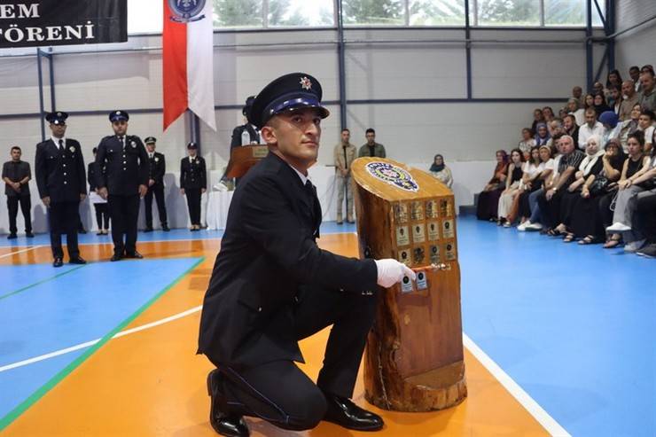 Rize'de 175 polis adayı mezun oldu 7