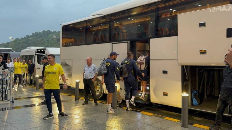 Fenerbahçe, Çaykur Rizespor karşılaşması için Rize'ye geldi 15