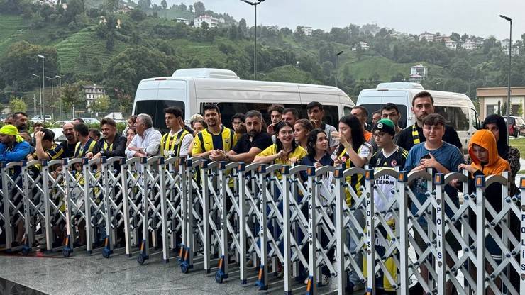 Fenerbahçe, Çaykur Rizespor karşılaşması için Rize'ye geldi 22