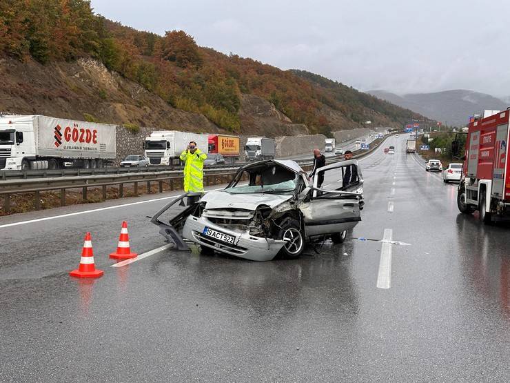 Samsun-Ankara kara yolundaki zincirleme trafik kazasında 3 kişi öldü, 6 kişi yaralandı 1