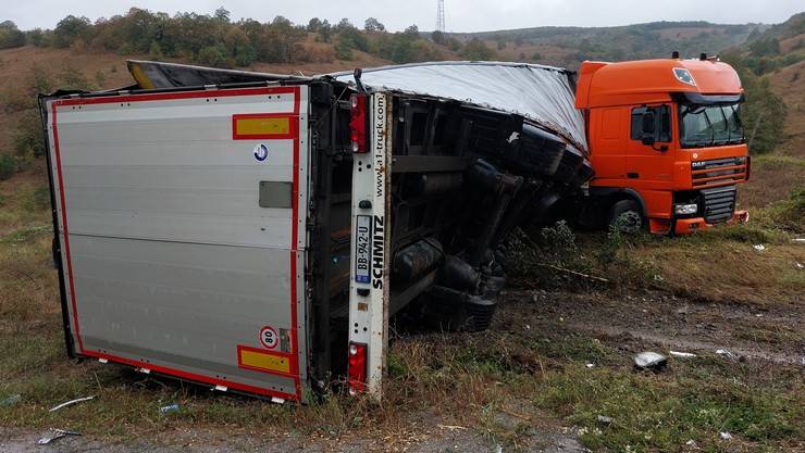 Samsun-Ankara kara yolundaki zincirleme trafik kazasında 3 kişi öldü, 6 kişi yaralandı 10