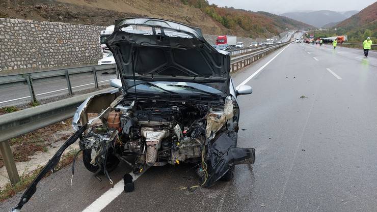 Samsun-Ankara kara yolundaki zincirleme trafik kazasında 3 kişi öldü, 6 kişi yaralandı 12