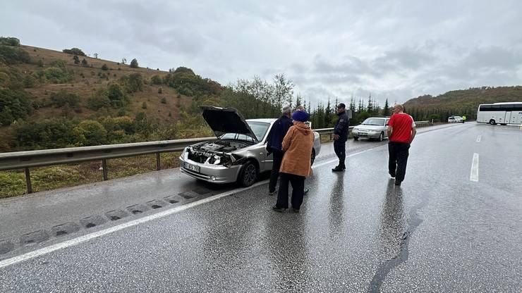 Samsun-Ankara kara yolundaki zincirleme trafik kazasında 3 kişi öldü, 6 kişi yaralandı 5