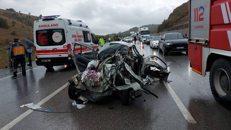 Samsun-Ankara kara yolundaki zincirleme trafik kazasında 3 kişi öldü, 6 kişi yaralandı 6