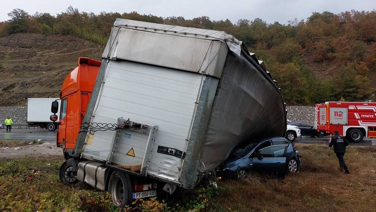 Samsun-Ankara kara yolundaki zincirleme trafik kazasında 3 kişi öldü, 6 kişi yaralandı 8