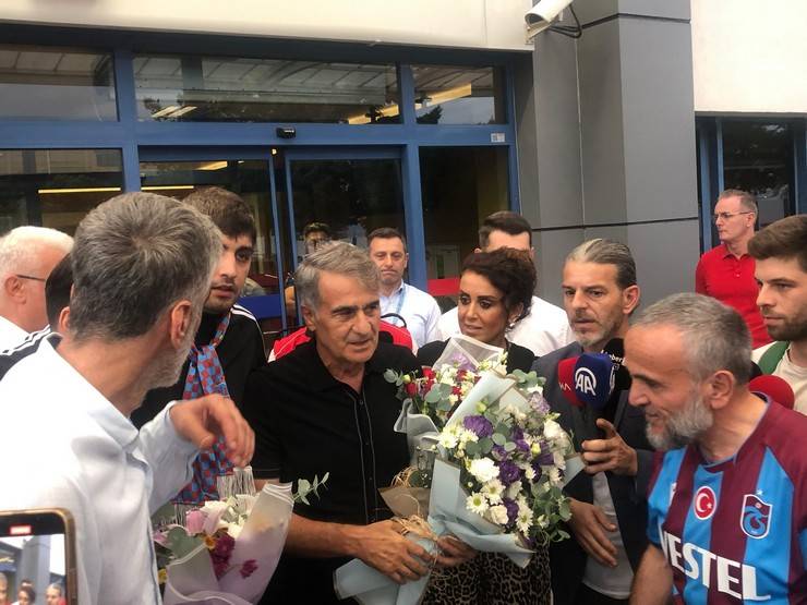 Şenol Güneş’e Trabzon’da coşkulu karşılama 1