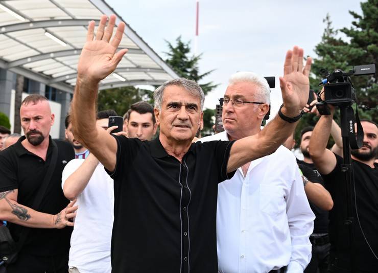 Şenol Güneş’e Trabzon’da coşkulu karşılama 11