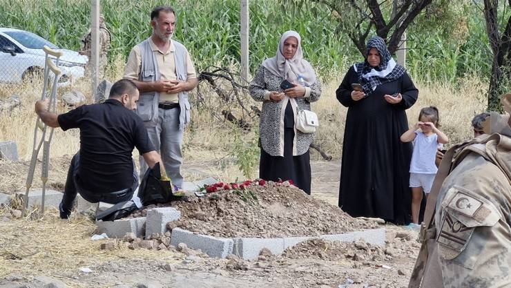 Narin, tabutuna sarılı duvak ve beyaz elbisesiyle son yolculuğuna uğurlandı 21