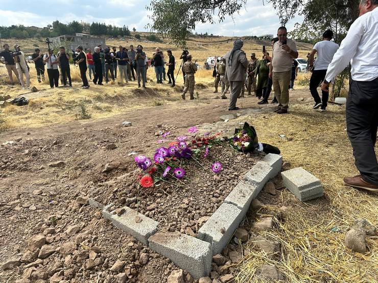 Narin, tabutuna sarılı duvak ve beyaz elbisesiyle son yolculuğuna uğurlandı 24