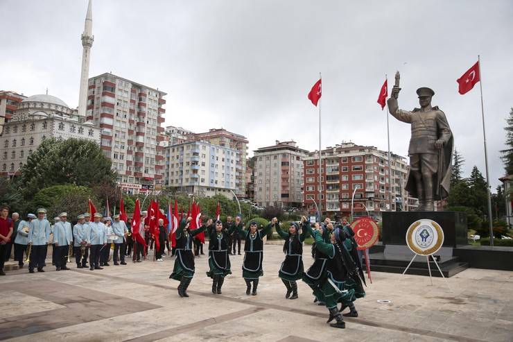 Atatürk'ün Rize'ye gelişinin 100. yıl dönümü törenle kutlandı 5