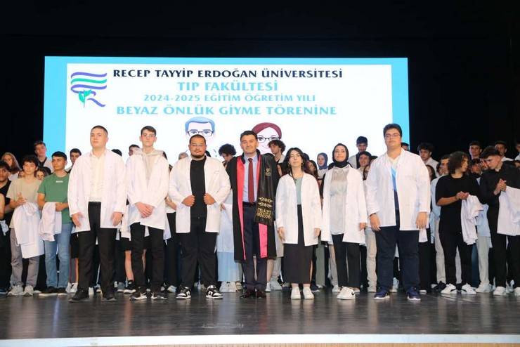 Recep Tayyip Erdoğan Üniversitesi Tıp Fakültesi Öğrencileri Önlüklerini Giydi 20