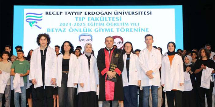 Recep Tayyip Erdoğan Üniversitesi Tıp Fakültesi Öğrencileri Önlüklerini Giydi