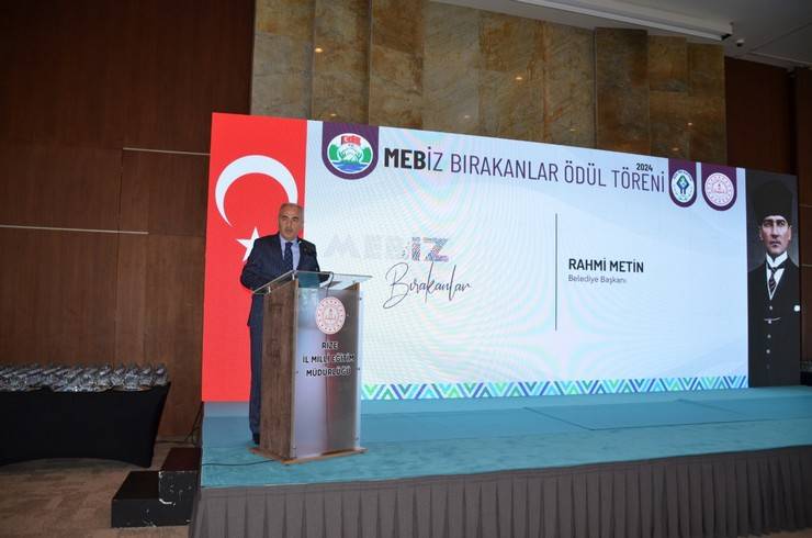 Rize'de Bir İlk: İz Bırakanlar Ödül Töreni Gerçekleştirildi 15