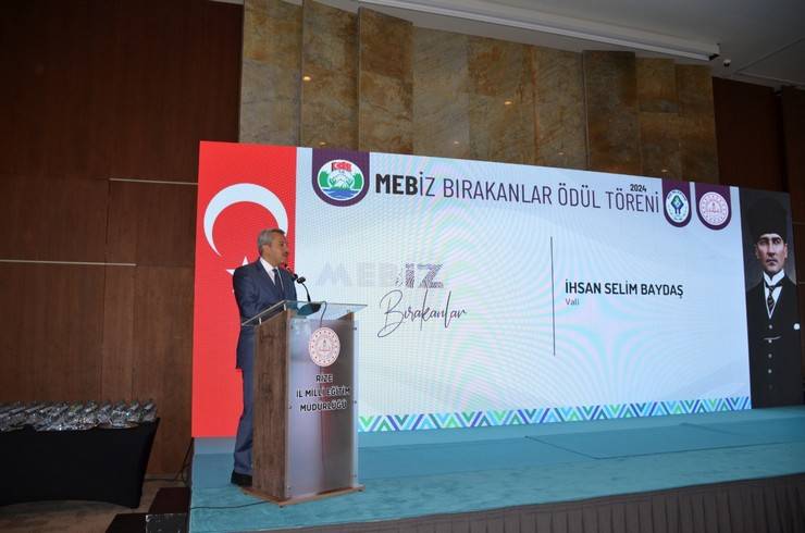 Rize'de Bir İlk: İz Bırakanlar Ödül Töreni Gerçekleştirildi 17