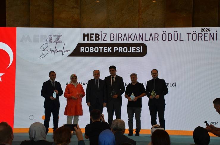 Rize'de Bir İlk: İz Bırakanlar Ödül Töreni Gerçekleştirildi 22