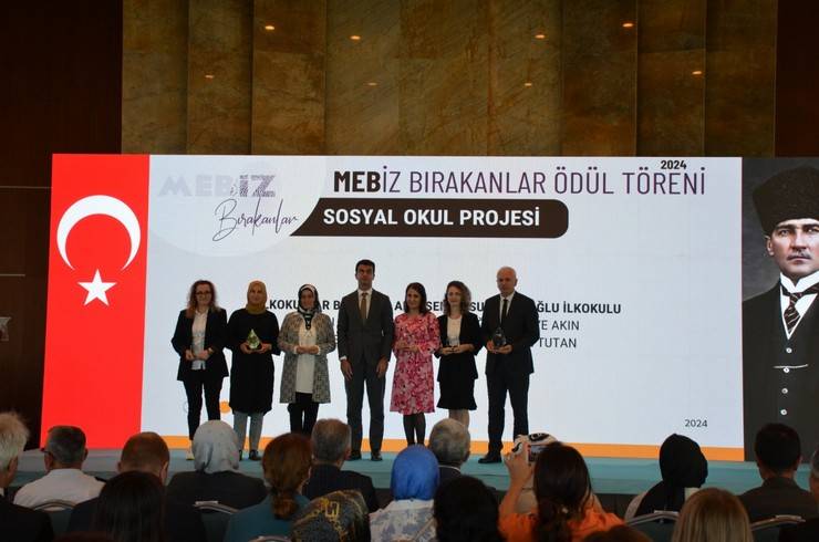 Rize'de Bir İlk: İz Bırakanlar Ödül Töreni Gerçekleştirildi 28