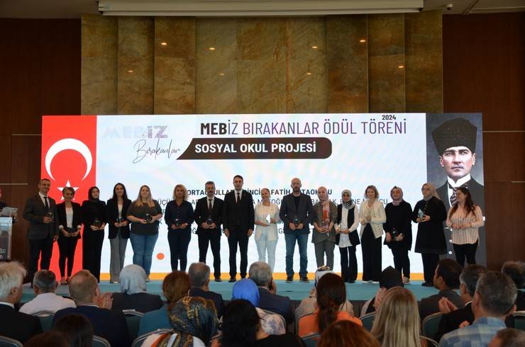 Rize'de Bir İlk: İz Bırakanlar Ödül Töreni Gerçekleştirildi 29