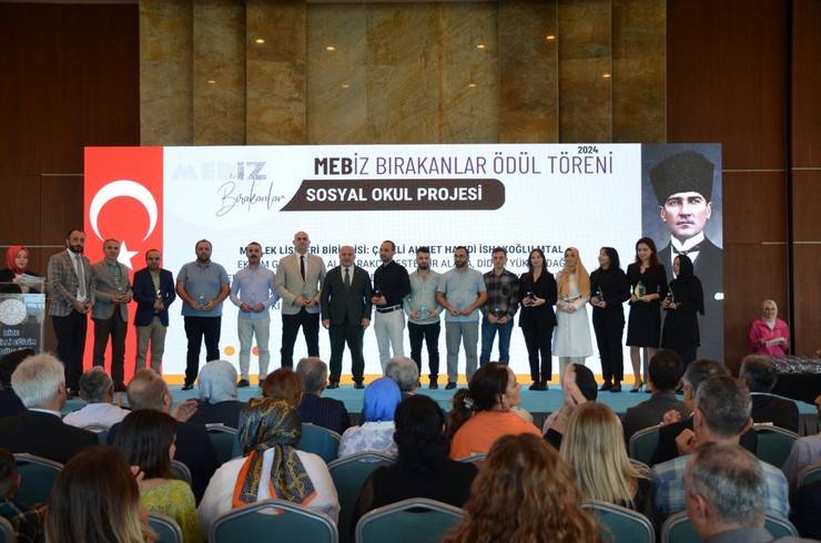 Rize'de Bir İlk: İz Bırakanlar Ödül Töreni Gerçekleştirildi 30