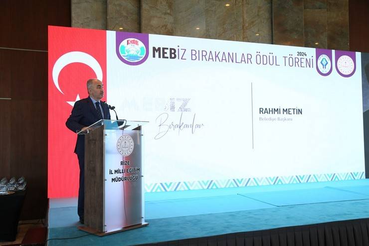 Rize'de Bir İlk: İz Bırakanlar Ödül Töreni Gerçekleştirildi 48