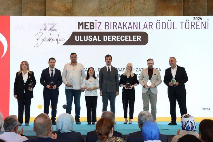 Rize'de Bir İlk: İz Bırakanlar Ödül Töreni Gerçekleştirildi 53