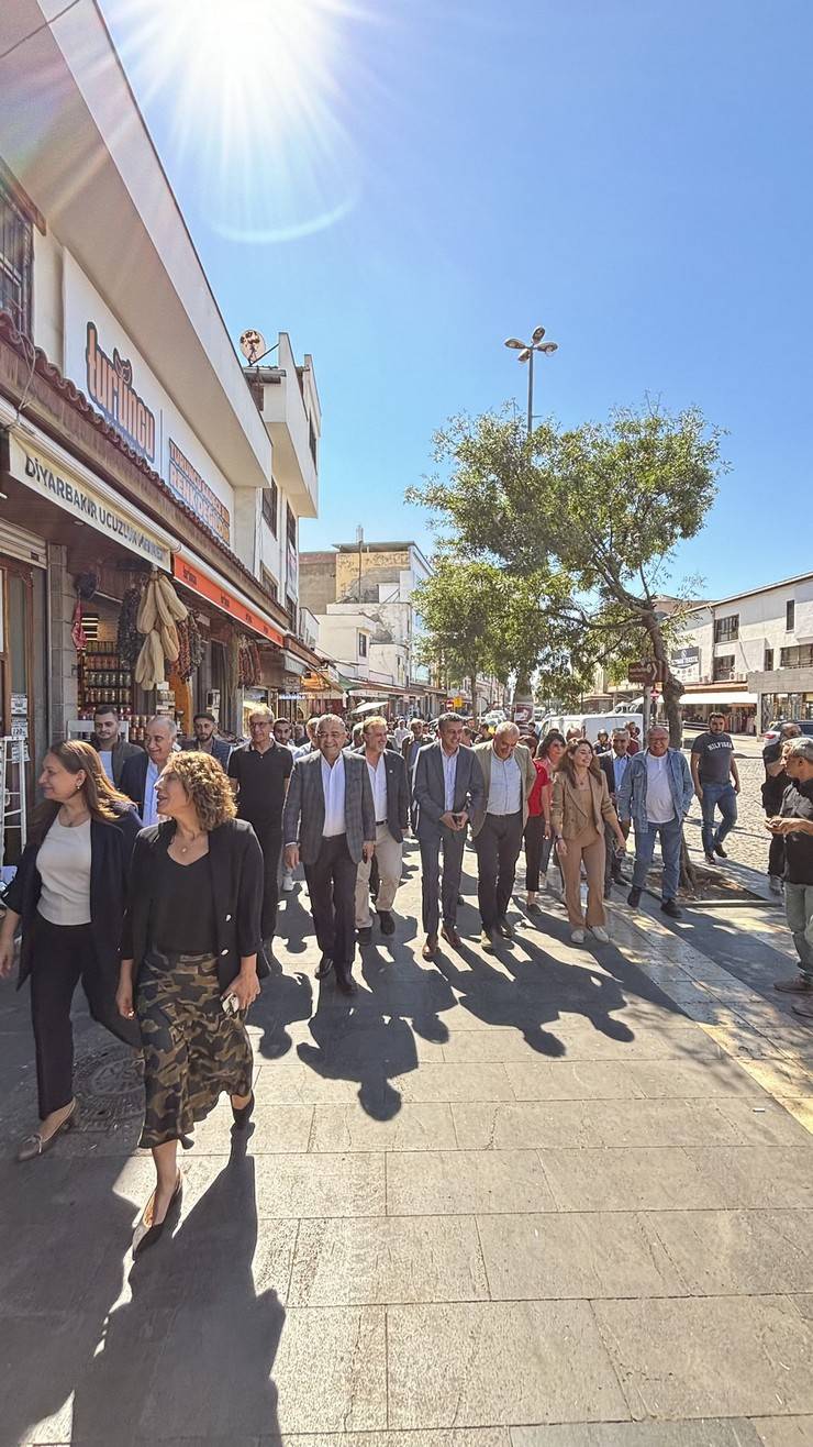 Rize Diyarbakır arası Kardeşlik Köprüsü kuruldu. Fındıklı Belediyesi ile Sur Belediyesi kardeş belediye oldu 17