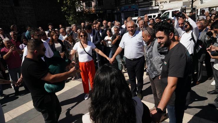 Rize Diyarbakır arası Kardeşlik Köprüsü kuruldu. Fındıklı Belediyesi ile Sur Belediyesi kardeş belediye oldu 2