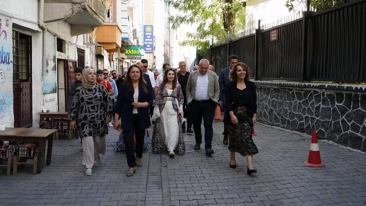 Rize Diyarbakır arası Kardeşlik Köprüsü kuruldu. Fındıklı Belediyesi ile Sur Belediyesi kardeş belediye oldu 5