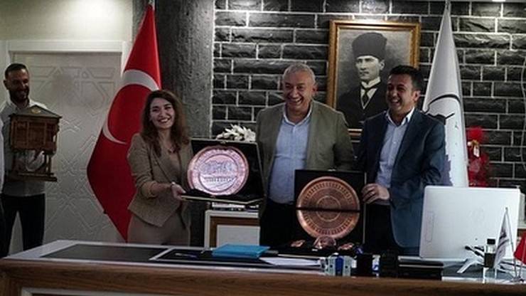 Rize Diyarbakır arası Kardeşlik Köprüsü kuruldu. Fındıklı Belediyesi ile Sur Belediyesi kardeş belediye oldu 8