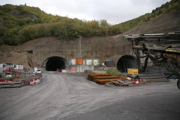 Rize ve Erzurum valileri, Ovit bağlantı yollarını inceledi 17