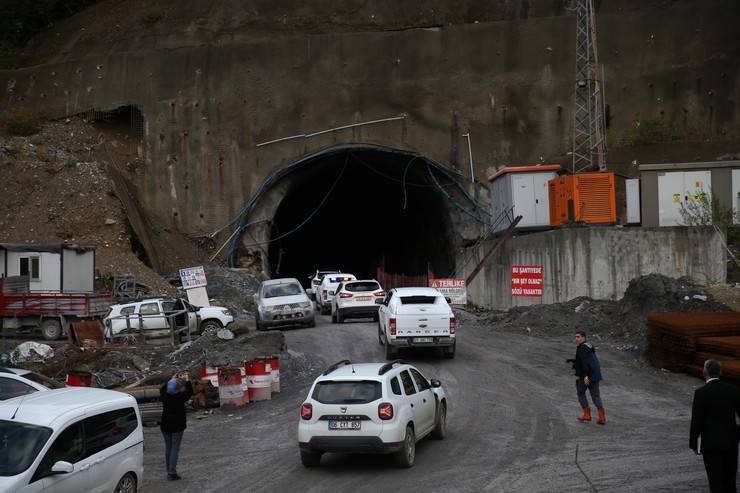 Rize ve Erzurum valileri, Ovit bağlantı yollarını inceledi 3