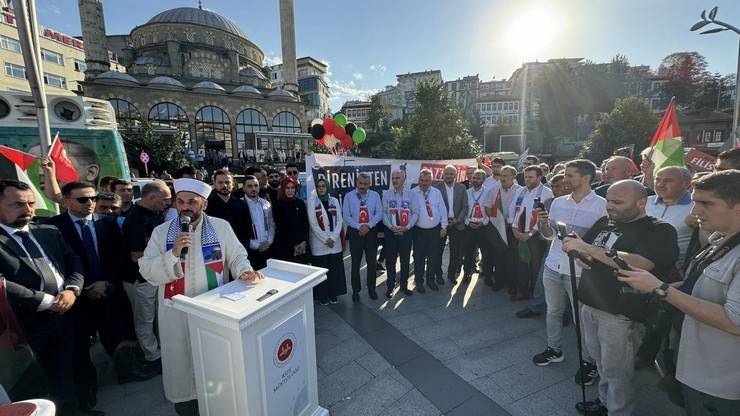 Rize’de “Direnişin Simgesi Gazze Yürüyüşü” sloganıyla Filistin'e destek yürüyüşü gerçekleştirildi 6