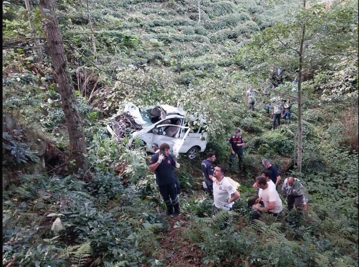 Rize’de Kıbrıs Gazisi Küçükkazdal Kazada Hayatını Kaybetti, Eşi Yaralandı 1