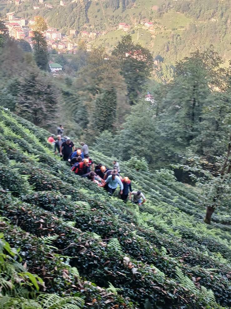 Rize’de Kıbrıs Gazisi Küçükkazdal Kazada Hayatını Kaybetti, Eşi Yaralandı 4