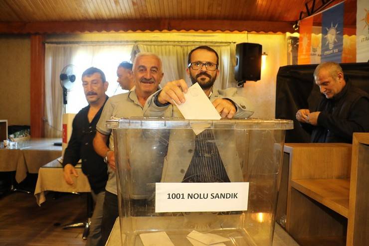 AK Parti Derepazarı İlçe Başkanlığına yeniden Hüseyin Topal seçildi 14