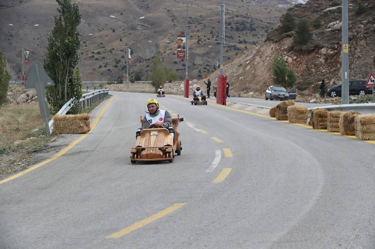 Erzincan’da Formulaz tahta araba yarışları düzenlendi 21