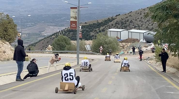 Erzincan’da Formulaz tahta araba yarışları düzenlendi 5