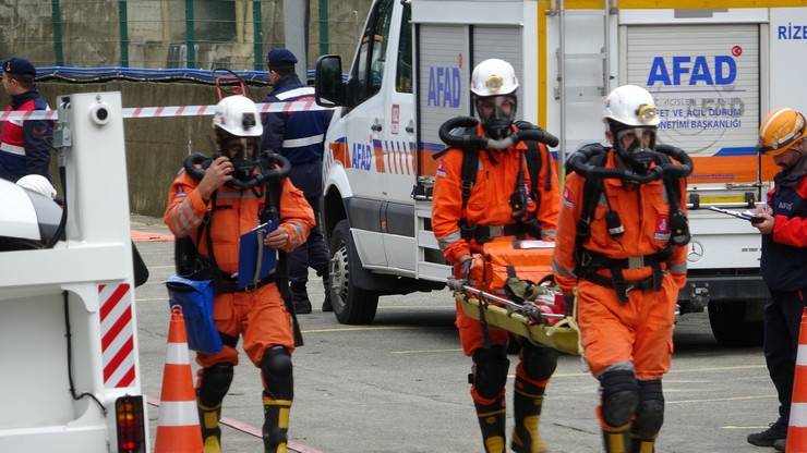 Rize'de maden sahasında yangın söndürme ve arama kurtarma tatbikatı gerçekleştirildi 19