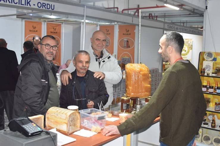 Arıcılık ve Arı Ürünleri Fuarı'nda 'bal döner'e ilgi 5