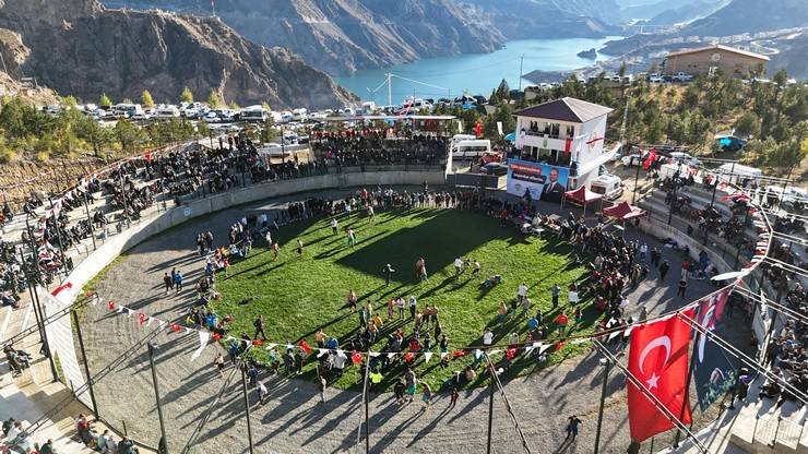 Artvin'de 74. Yusufeli Geleneksel Karakucak Güreşleri yapıldı 8