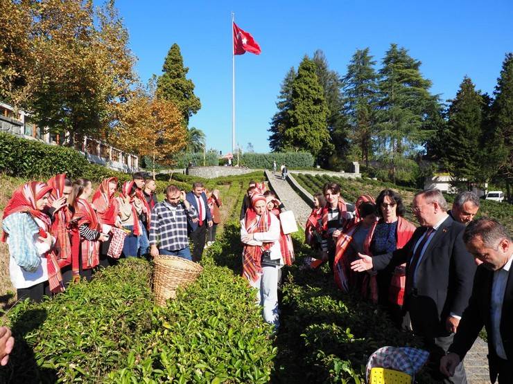 Makedonyalı Türk Gençler, Çayın Başkentinde Unutulmaz Bir Deneyim Yaşadı 15