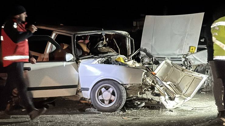 Rize'de zincirleme trafik kazası 2 ölü, 9 yaralı 12