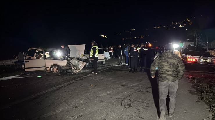 Rize'de zincirleme trafik kazası 2 ölü, 9 yaralı 14