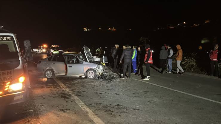 Rize'de zincirleme trafik kazası 2 ölü, 9 yaralı 16